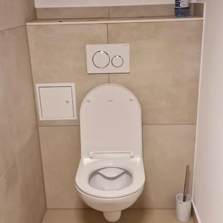 Apartment Charmantes Und Neu Renoviertes In Der Nähe Des Flughafens *