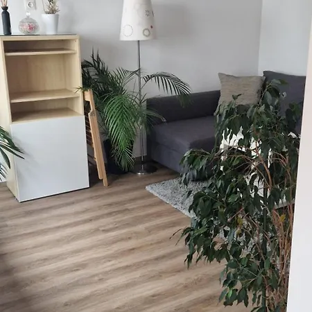 Charmantes Und Neu Renoviertes In Der Naehe Des Flughafens