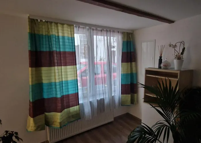 Charmantes Und Neu Renoviertes In Der Naehe Des Flughafens Apartman